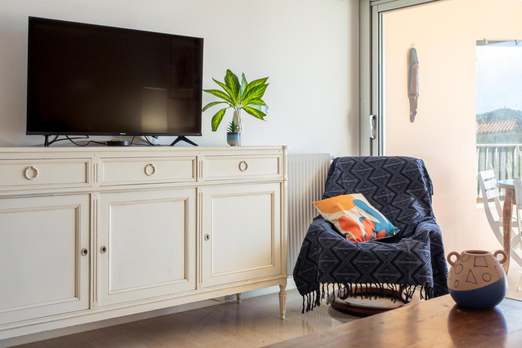 Apartment A3 - 2 Bdr Sea View 10 Min - Parking, Pool & Terrace Antibes