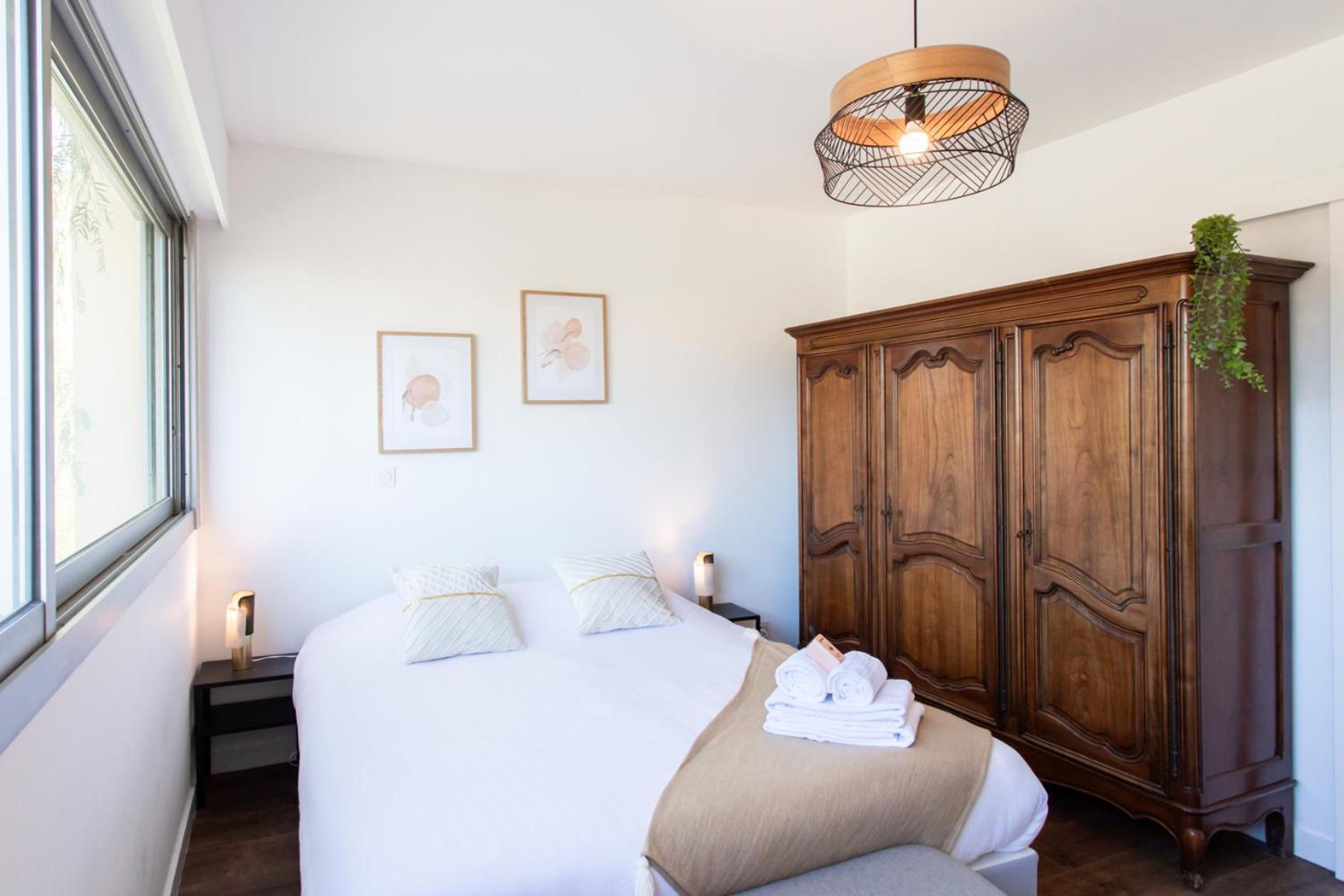 A3 - 2 Bdr Sea View 10 Min - Parking, Pool & Terrace